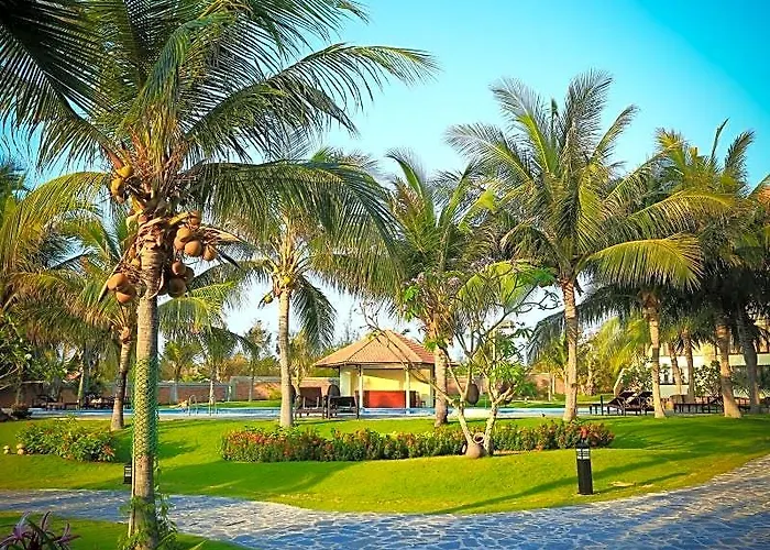 Blue Bay Mui Ne & 4*