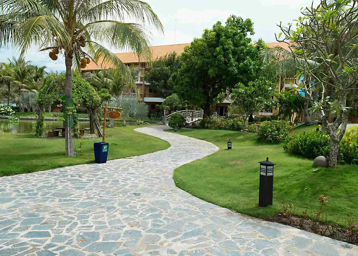 Khu nghỉ mát Blue Bay Mui Ne & 4*